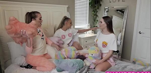  Teen party with Emma Hix and her BFFs doing spin the bottle turns into an orgy